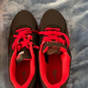 Black and red nike dual fusion